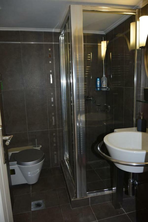 Modern Apartment, 5΄ Walk From Central Metro Station أثينا المظهر الخارجي الصورة