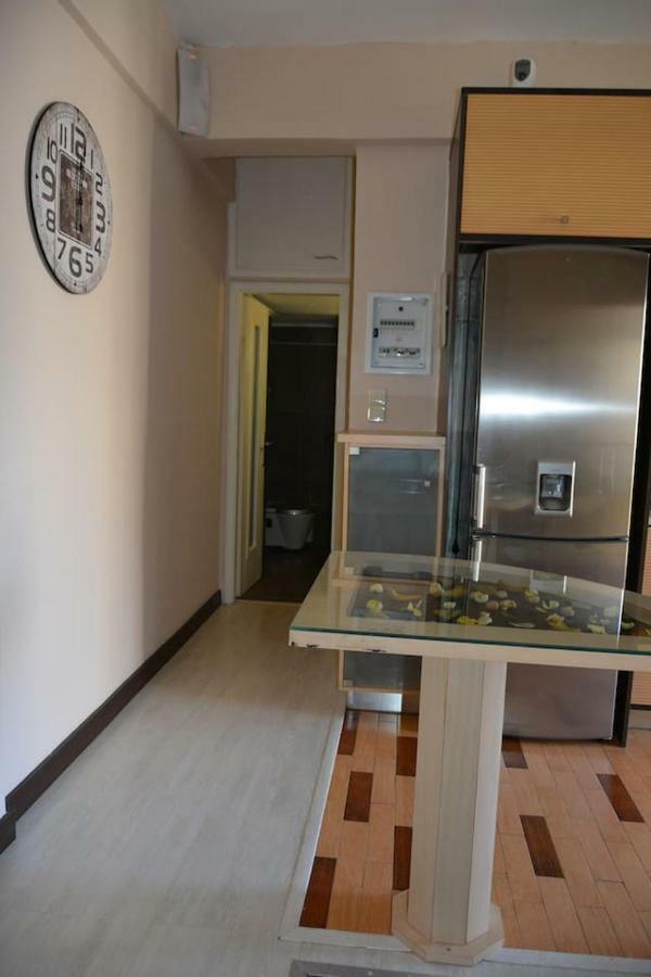 Modern Apartment, 5΄ Walk From Central Metro Station أثينا المظهر الخارجي الصورة