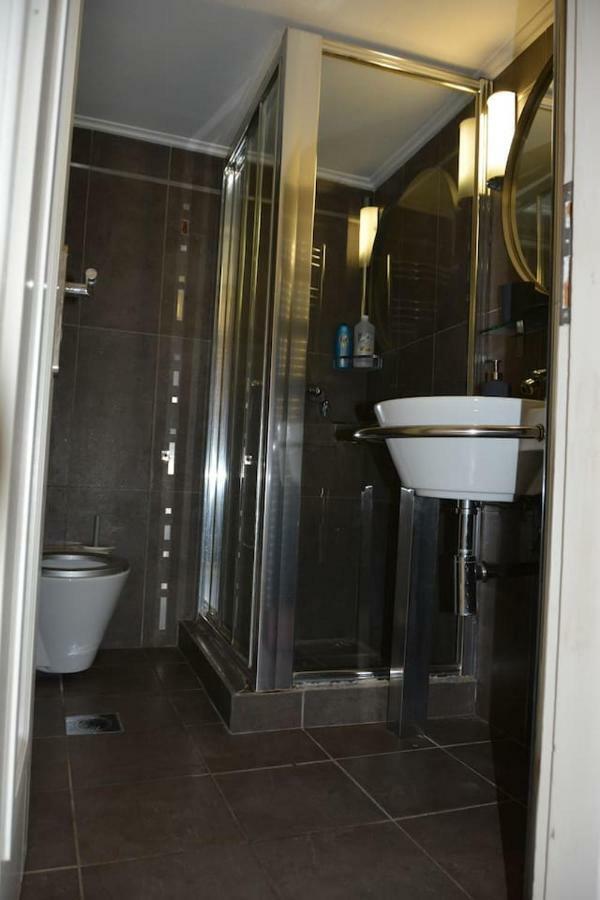 Modern Apartment, 5΄ Walk From Central Metro Station أثينا المظهر الخارجي الصورة
