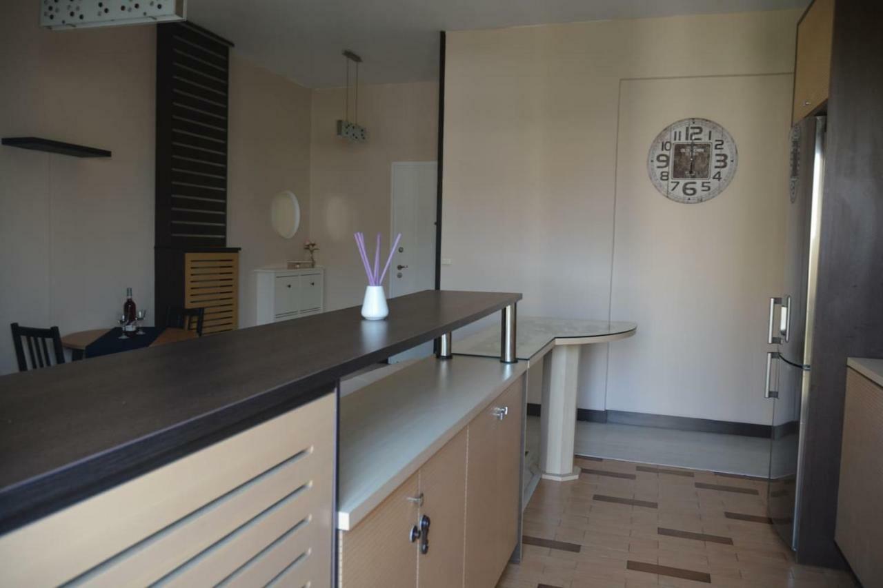 Modern Apartment, 5΄ Walk From Central Metro Station أثينا المظهر الخارجي الصورة