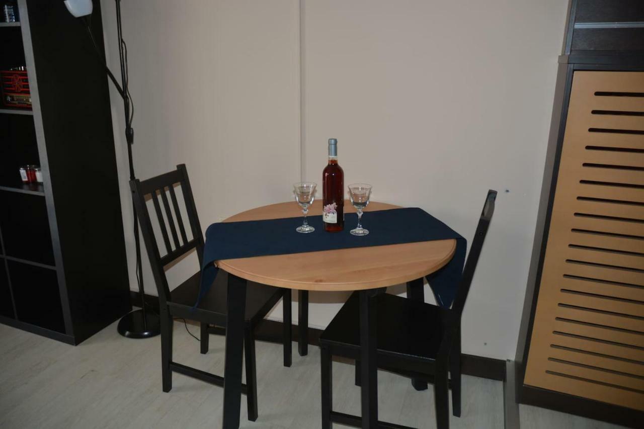 Modern Apartment, 5΄ Walk From Central Metro Station أثينا المظهر الخارجي الصورة