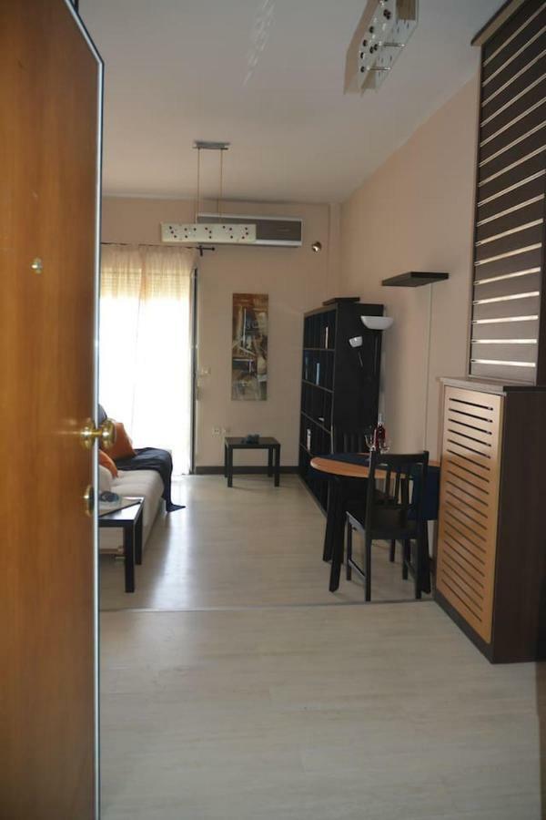 Modern Apartment, 5΄ Walk From Central Metro Station أثينا المظهر الخارجي الصورة